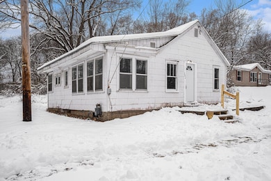 242 Higgins St, Niles, MI 49120 - photo 2