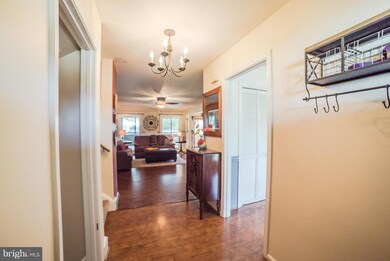 14701 Perrywood Dr, Burtonsville, MD 20866 - photo 2