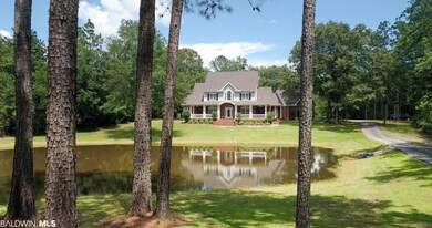 Beautiful Private Drive to House