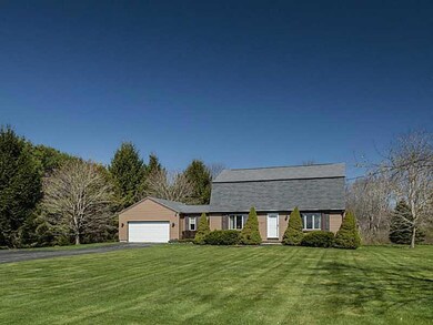 Yard/Garden. Front Yard