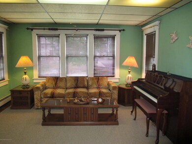 1015 Alder St, Scranton, PA 18505 - photo 2