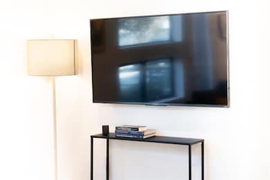 49 Navasota St unit 102, Austin, TX 78702 - photo 7