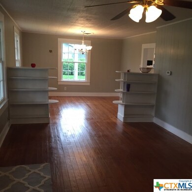 1325 N Heideke St, Seguin, TX 78155 - photo 4