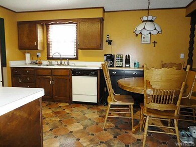 Kitchen. 19 Joann Dr, West Seneca, NY - kitchen