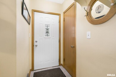 2525 N Howell St, Davenport, IA 52804 - photo 2