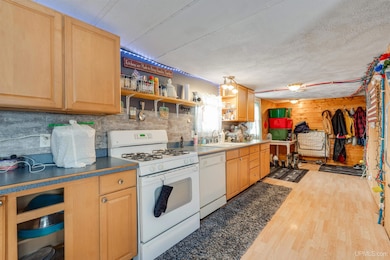 3640 Quarry Rd, Gulliver, MI 49840 - photo 4