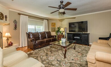 Living Room 3 (2)