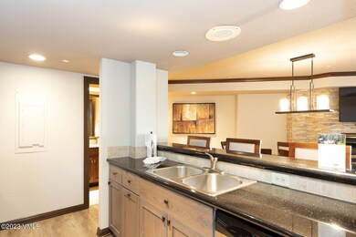 210 Offerson Rd unit R-212/ Weeks 28 & 29, Beaver Creek, CO 81620 - photo 5