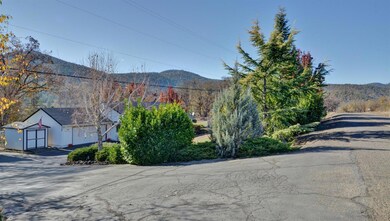 8725 John Day Dr, Gold Hill, OR 97525 - photo 3