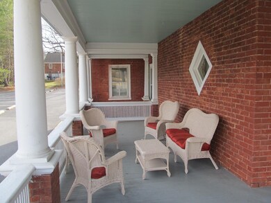 1048 W Beverley St, Staunton, VA 24401 - photo 3