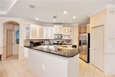 Kitchen with Breakfast Bar