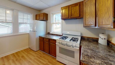 1-623-3rd-Street-Kitchen(2)