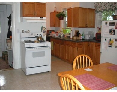 35 Fiske St, Waltham, MA 02451 - photo 4