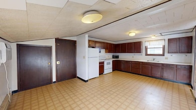 618 Kent St, Sparta, WI 54656 - photo 4