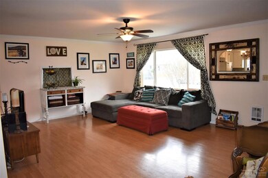 1160 NW 8th St, Redmond, OR 97756 - photo 5