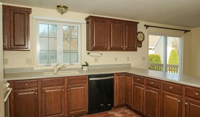 26 Royal Ave, Dracut, MA 01826 - photo 3