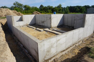 7932 Crayton Rd, Grand Ledge, MI 48837 - photo 3