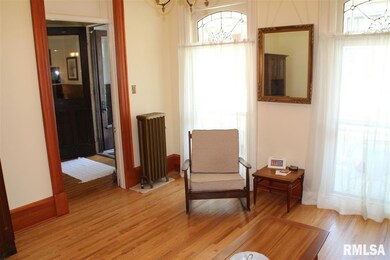 820 Bridge Ave, Davenport, IA 52803 - photo 4