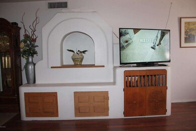 LR Built-in Entertainment Feature