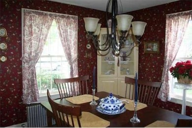 17 Brighton St, Springfield, MA 01118 - photo 6