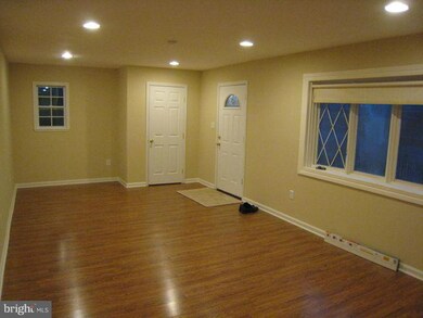 303 Pepper Mill Dr, Capitol Heights, MD 20743 - photo 3