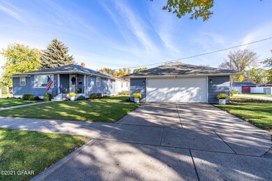 1425 S 11th St, Grand Forks, ND 58201 - photo 3