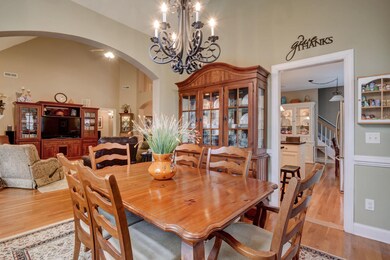 6708 Hardscrabble Ct-large-008-15-P32445