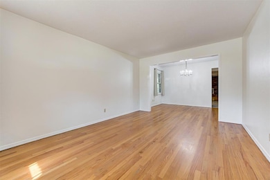 1521 Oxford Way, Oklahoma City, OK 73120 - photo 5