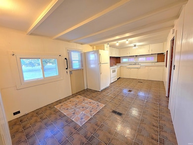 621 N North St, Sharpsville, IN 46068 - photo 6