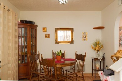 Enjoy entertaining in your dining area