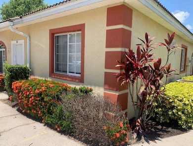 361 Port Pleasant Dr unit D, Kissimmee, FL 34759 - photo 2