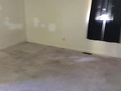 004 Master Bedroom