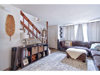 3470 Casteel St unit 3490, Hubbard, OR 97032 - photo 5