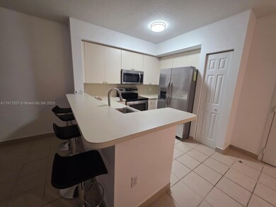 11060 SW 196th St unit 303, Cutler Bay, FL 33157 - photo 2