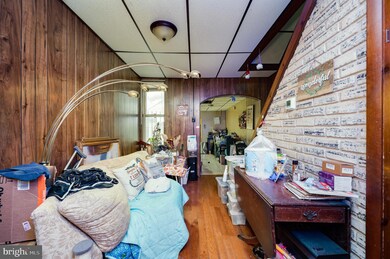 1437 Fairview St, Reading, PA 19602 - photo 4