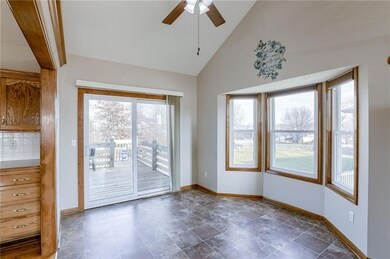 1716 Longhorn Ln, Raymore, MO 64083 - photo 7