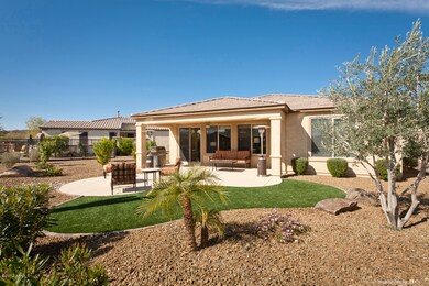 4_Large Lot Beautifully Landscaped