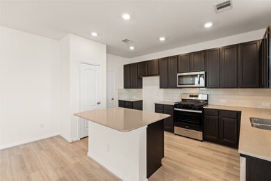 This stunning kitchen displays such a beautiful co