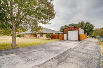 307 De la Cruz St, Weatherford, TX 76085 - photo 4