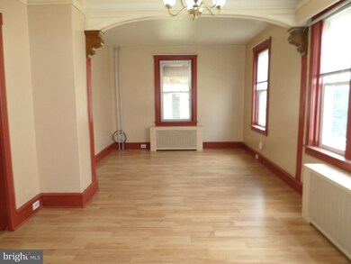 824 E Bellevue Ave, Reading, PA 19605 - photo 5