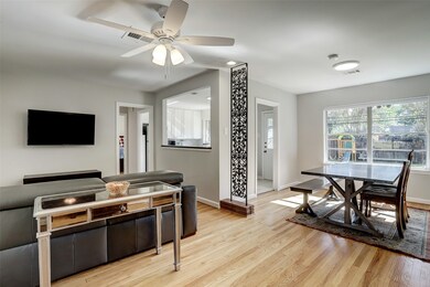 1015 W 31st St, Houston, TX 77018 - photo 4