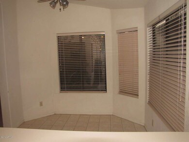 Bay window - Eat in kitchen
