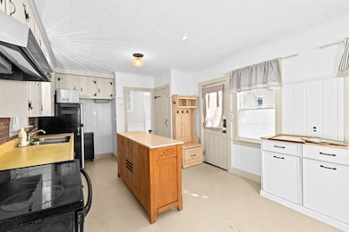 37 Brook St, Hanson, MA 02341 - photo 4