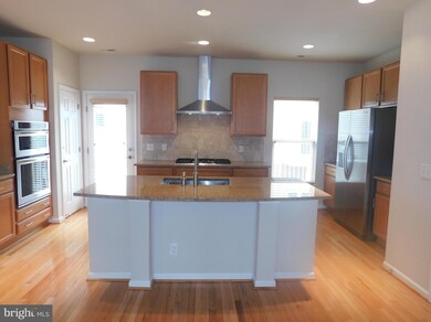 3061 Waterloo Ln, Fairfax, VA 22031 - photo 4