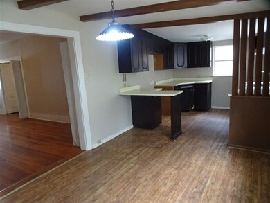 1609 Hendricks Ave, Laredo, TX 78040 - photo 4