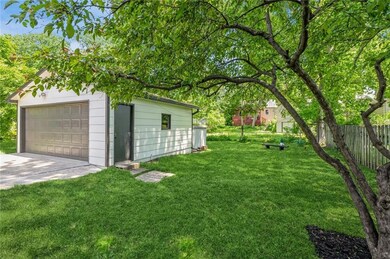 1321 57th Place, Des Moines, IA 50311 - photo 4