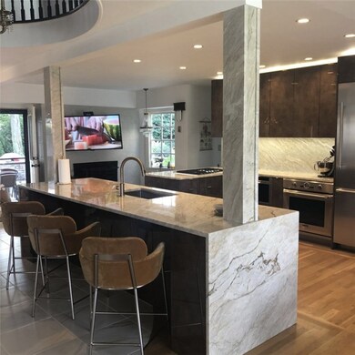 70 Surrey Dr, Cranston, RI 02920 - photo 2