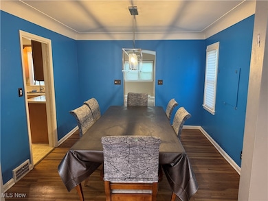 4345 Baintree Rd, Cleveland, OH 44118 - photo 4