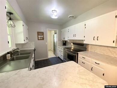 5065 Robindale Dr N, Keizer, OR 97303 - photo 3