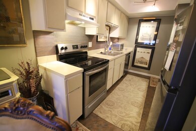 8520 Canterbury Square E, Indianapolis, IN 46260 - photo 5